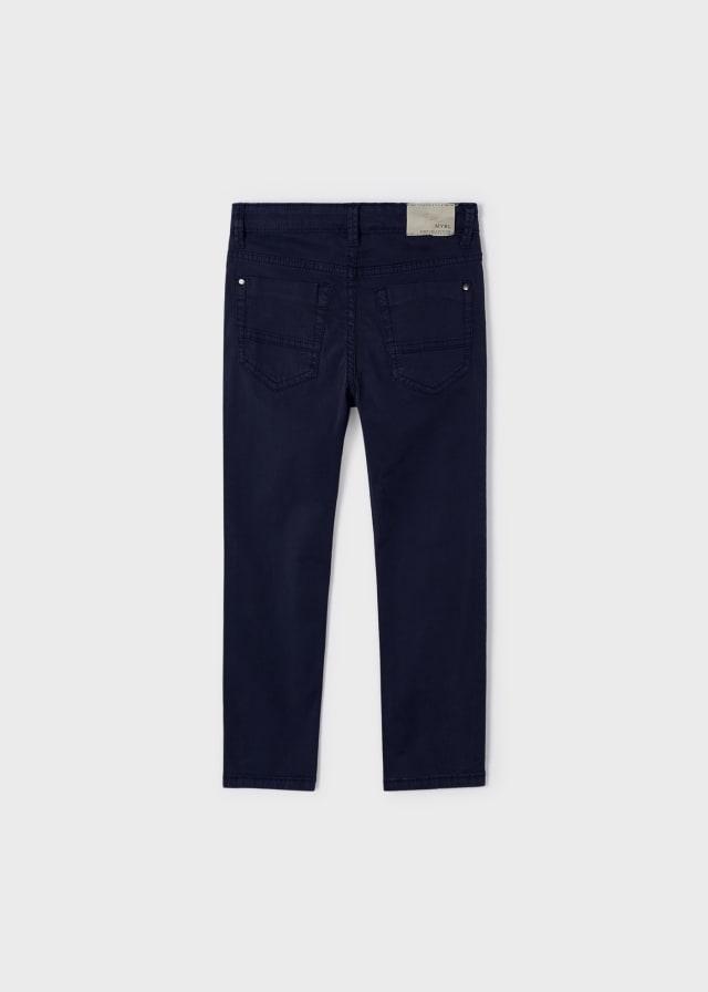 Pantalón slim fit de algodón sostenible para niño